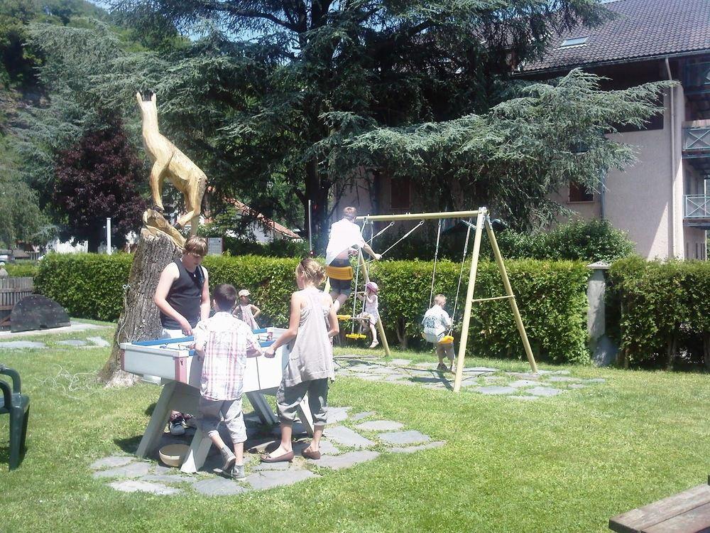 ホテル オーベルジュ ドゥ コスタローシェ アルベールヴィル エクステリア 写真